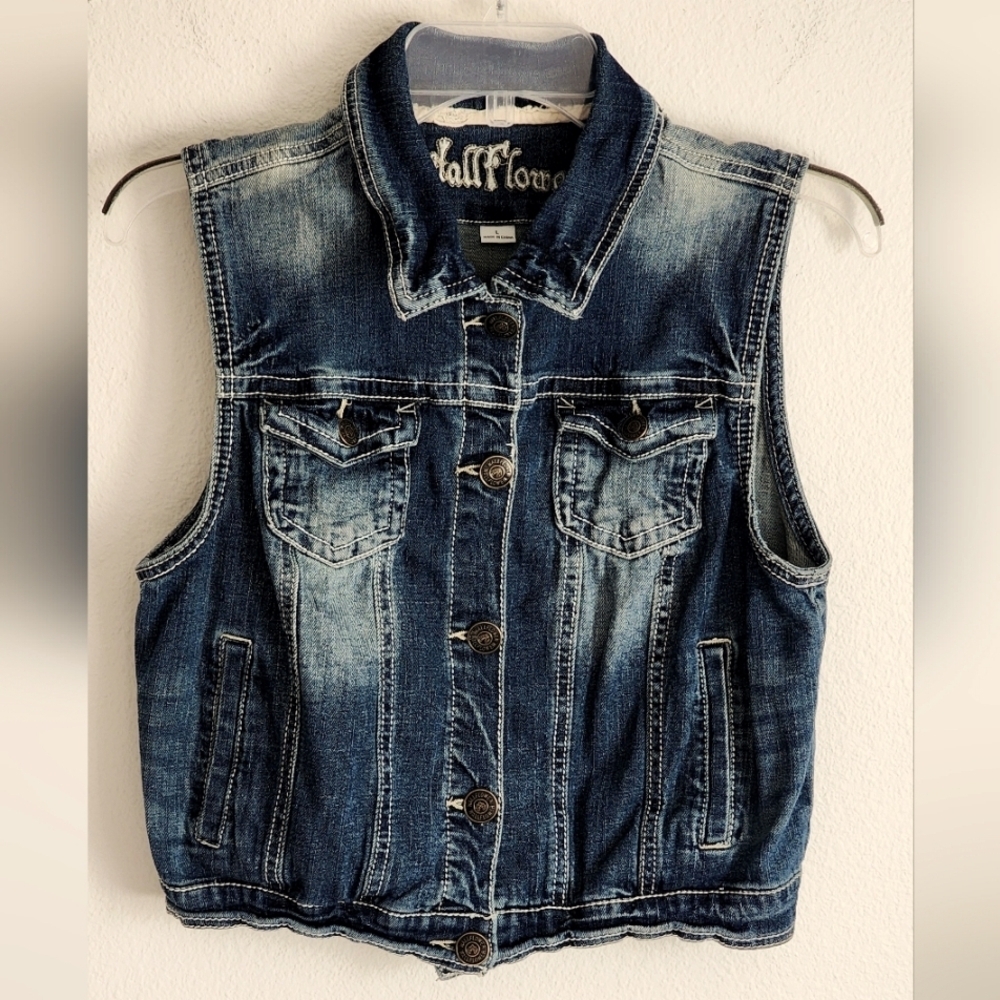 Wallflower Junior Ladies Distressed Blue Denim Vest Sz L